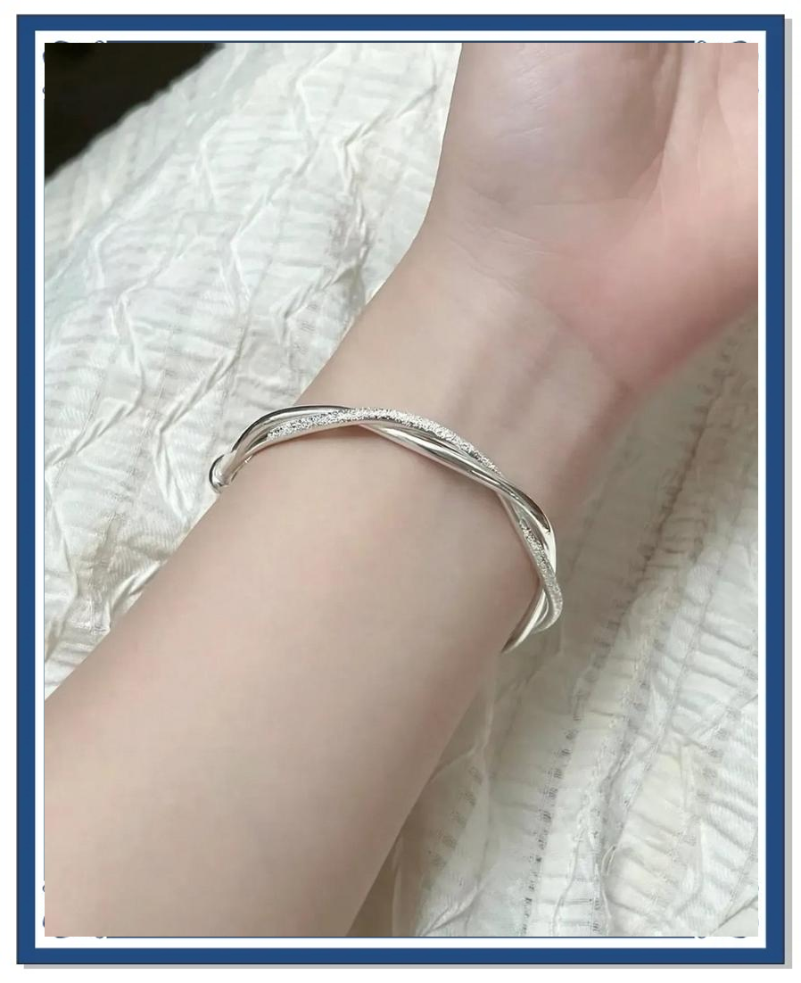 999银是纯银吗会掉色吗(999银是纯银吗会掉色吗为什么)