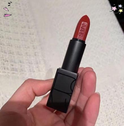 暗橘色唇膏(暗橘色是什么颜色)
