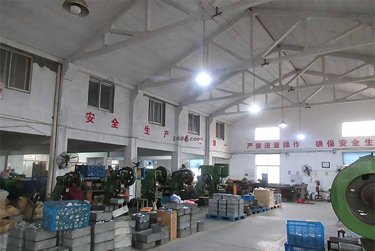 小型工厂一年能赚多少钱(小型工厂一年能赚多少钱啊)