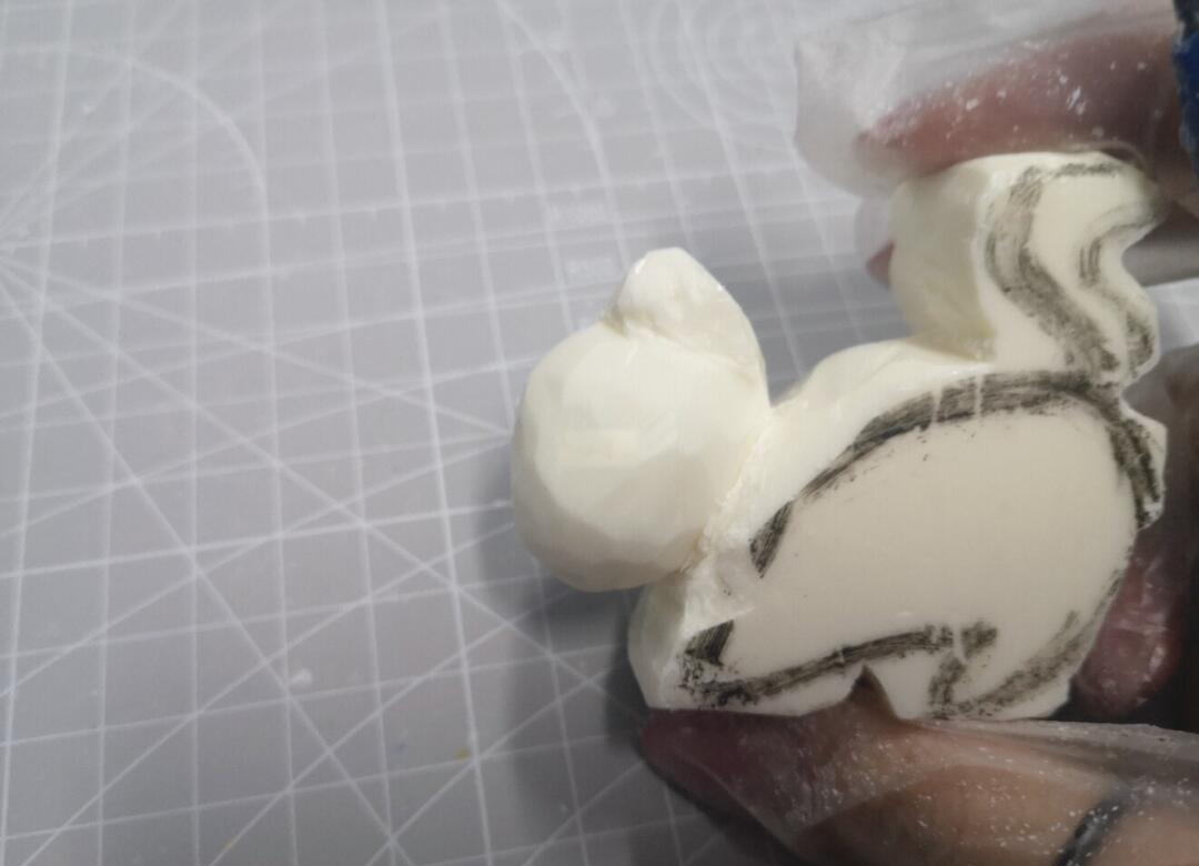 用肥皂雕刻简单的简单介绍 用肥皂镌刻
简单

的简单

先容
（用肥皂刻东西的图案） 雕刻