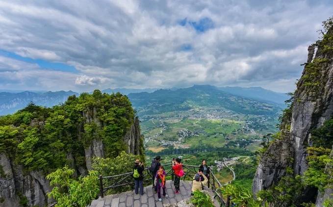 腾龙洞天气预报 腾龙洞天气预报