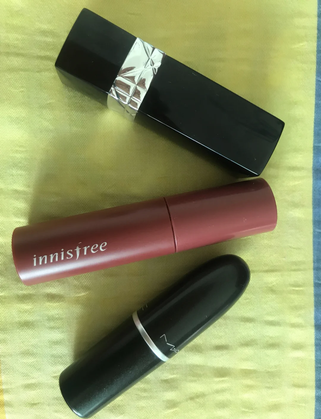 唇膏控(什么是唇膏男) 唇膏控(什么是唇膏男)