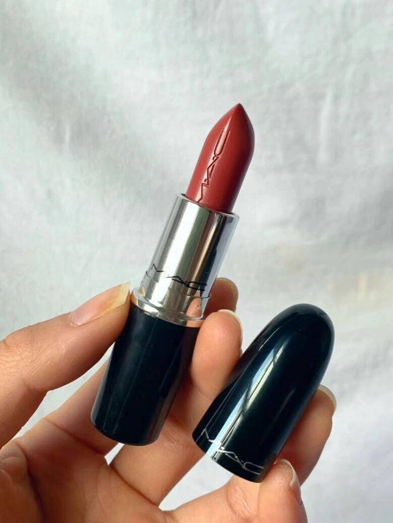 唇膏柠(唇膏能吃吗) 唇膏柠(唇膏能吃吗)