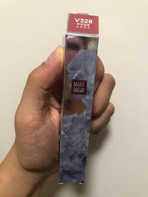 唇膏里有石蜡(唇膏里有矿油正常吗) 唇膏里有石蜡(唇膏里有矿油正常吗)