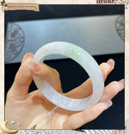 翡翠手镯不戴的时候怎么保养(翡翠手镯不戴怎么保养才会越来越通透?)