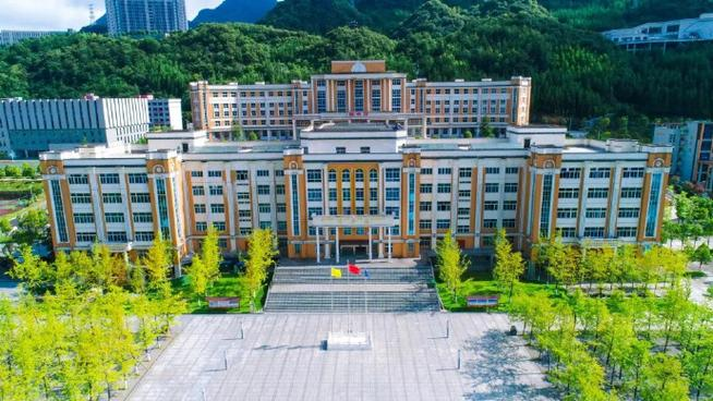 六盘水红山学校图片