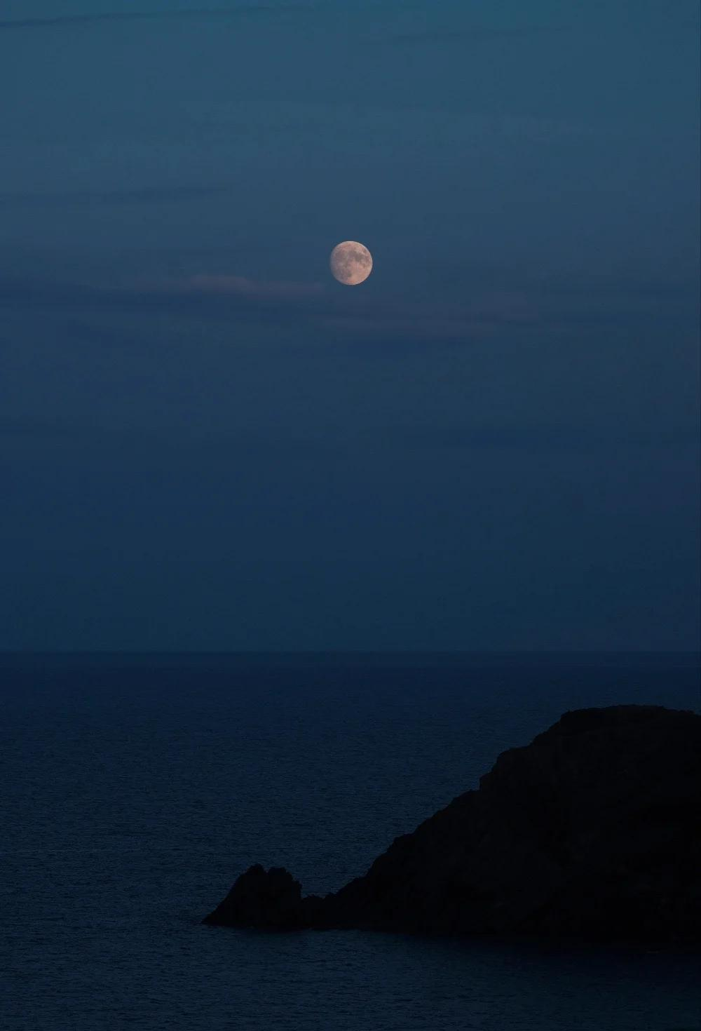 月球宁静海图片