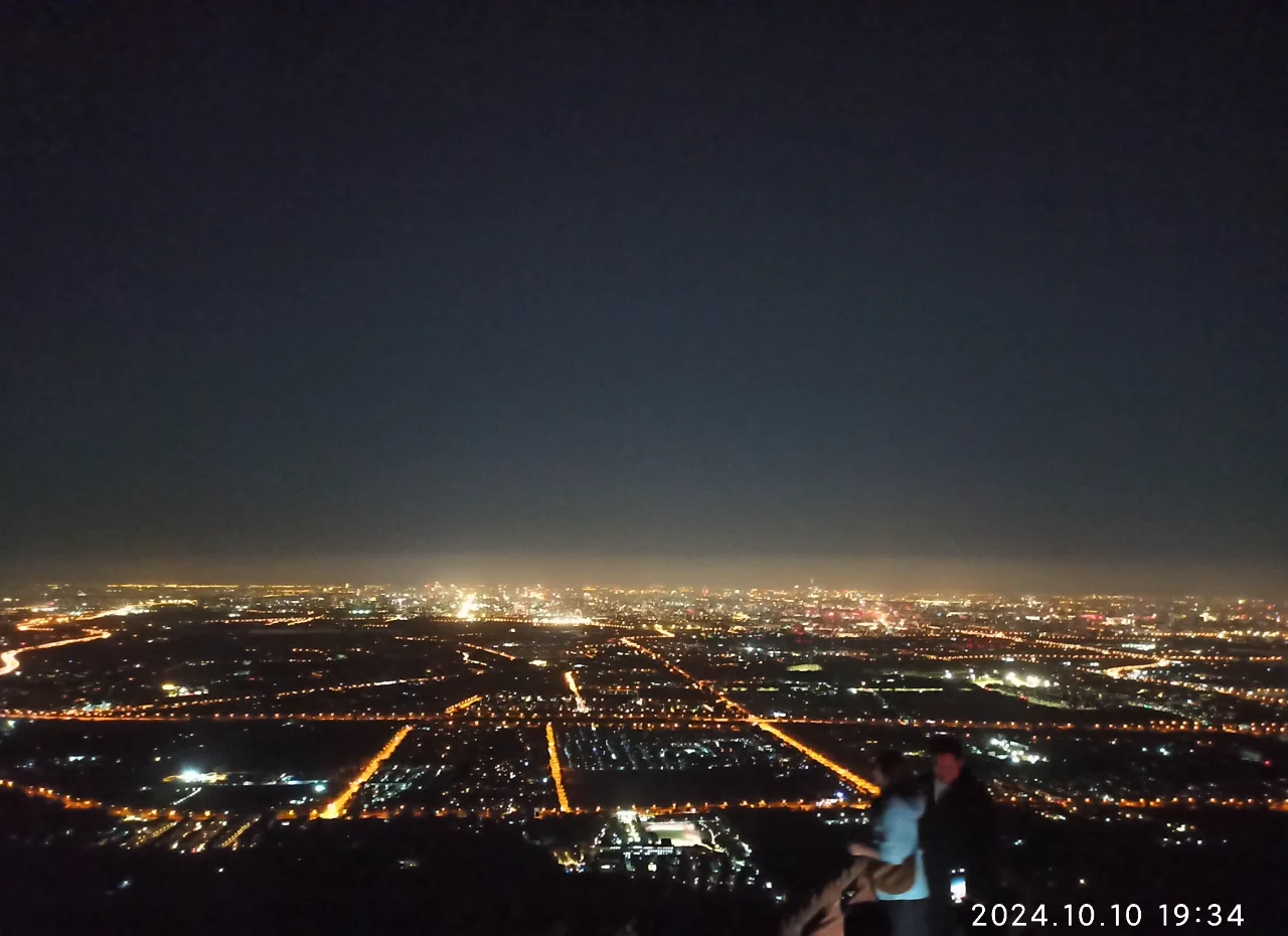 北京西山夜景图片