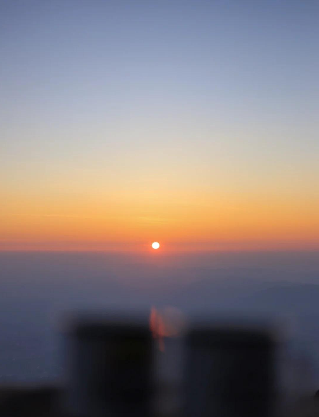 安阳太行山天空之眼图片