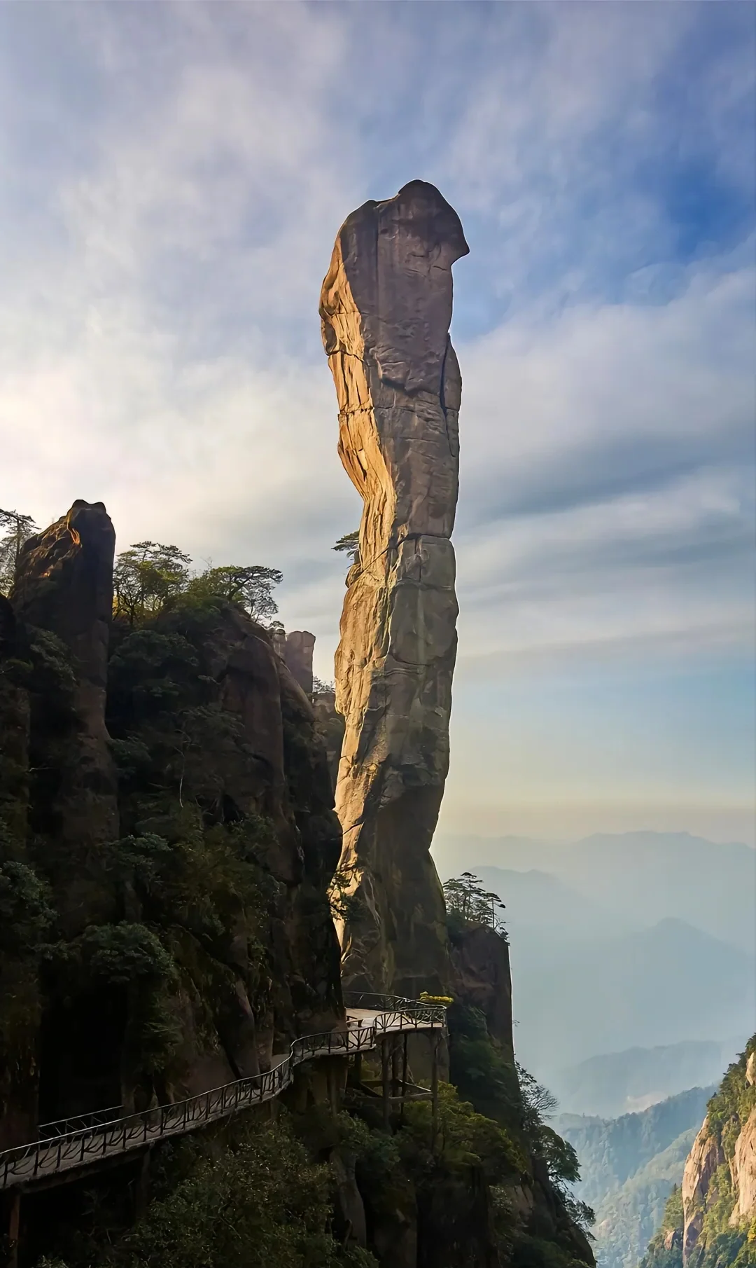 江西最高 山峰排名 探秘自然相关图片5