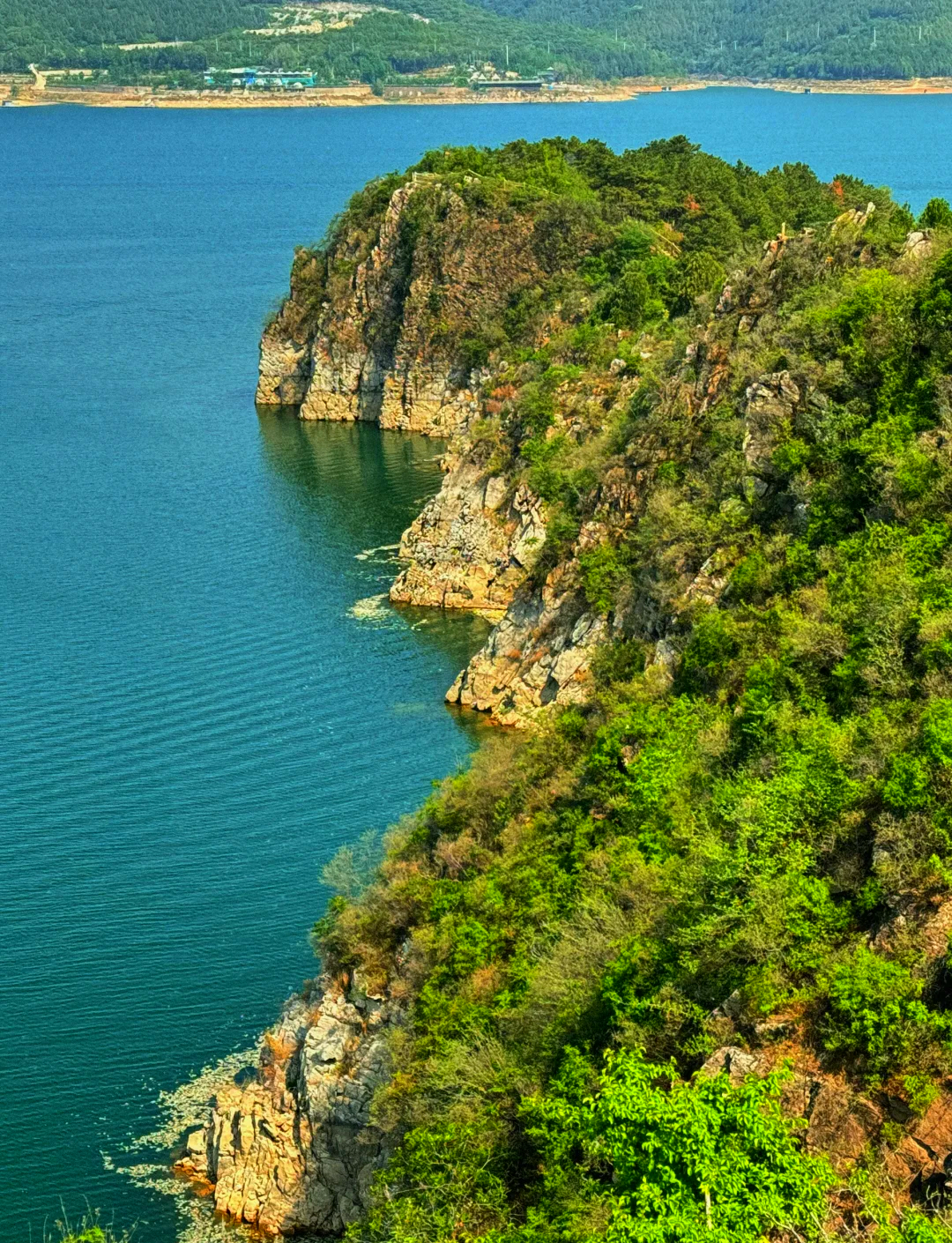 金海湖锯齿崖图片