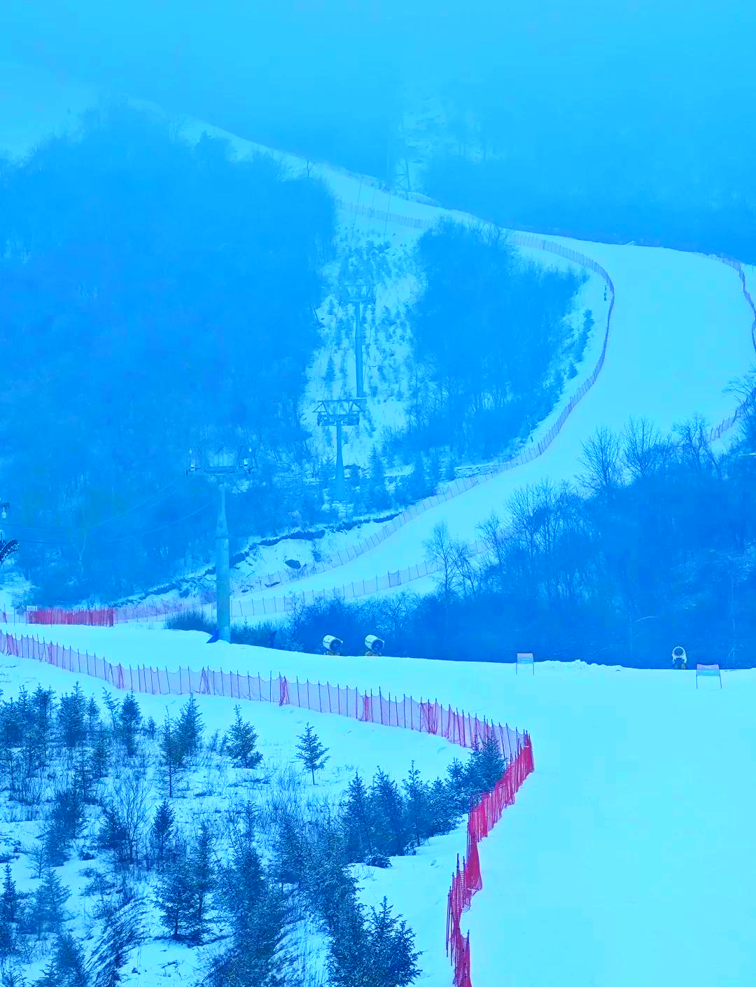 鳌山滑雪场百科图片