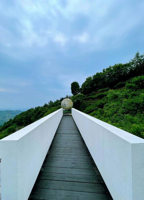 成都龙泉山半山小筑图片