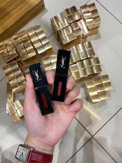 ysl12真人试色图片