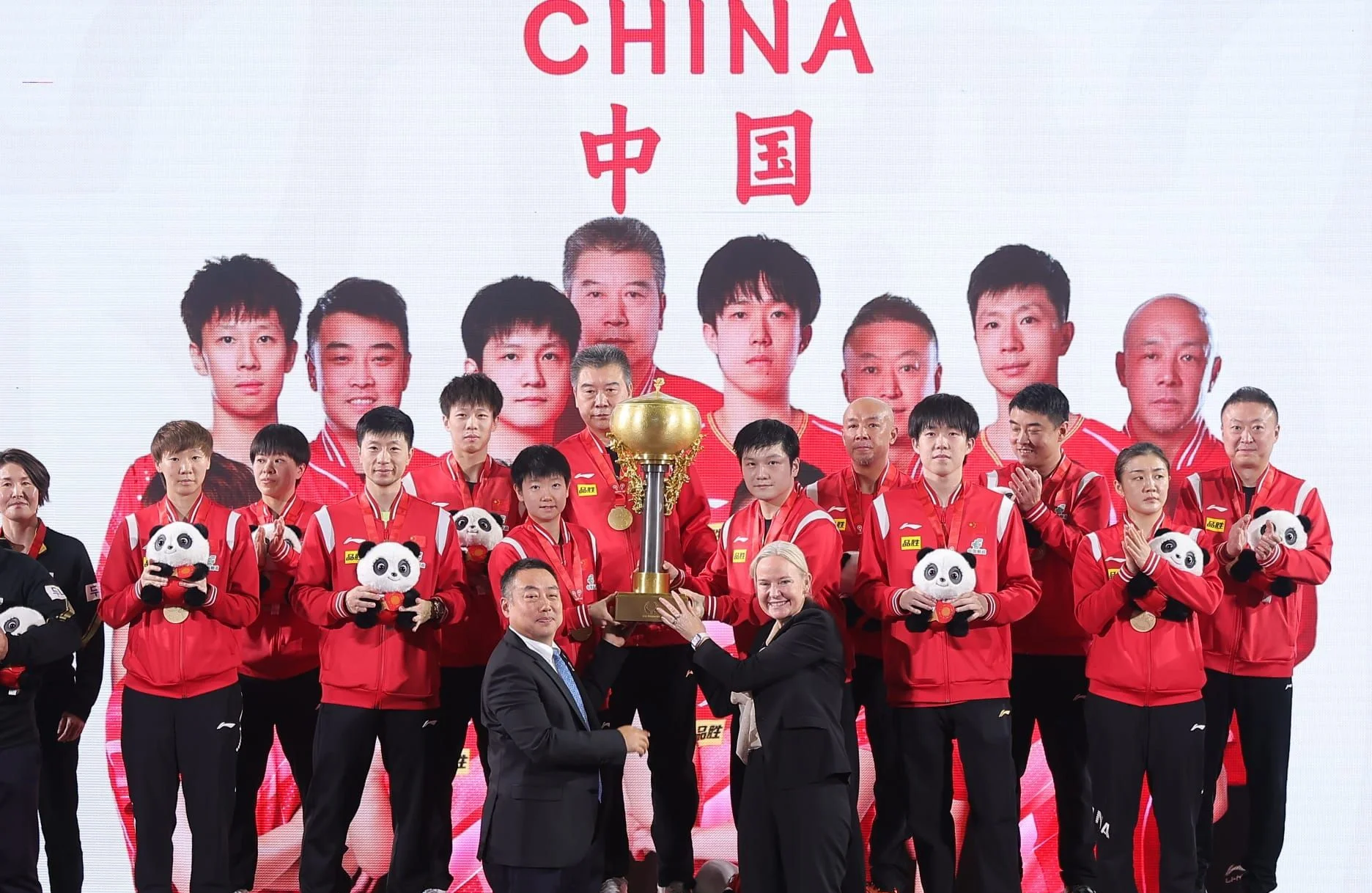 总冠军得 主中的中 国身影相关图片1