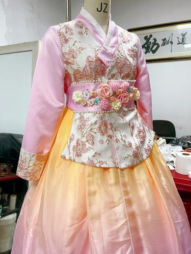 传统韩服版型的美学魅力